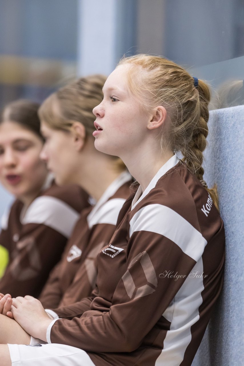 Bild 56 - C-Juniorinnen 2 Loewinnen Cup